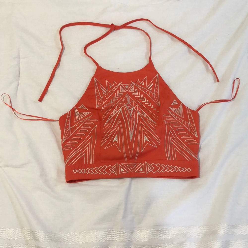Tobi - Embroidered Halter-neck Crop Top